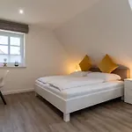 Дом отдыха Reetdachhaus Taschenkrebs Reetdachhaus Taschenkrebs Bohl